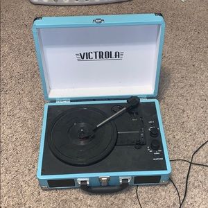 Victrola record player/ Bluetooth speaker